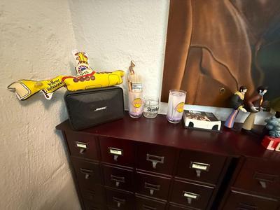 "Truckload LOT" includes contents of apartment as pictured in almost 200 images! - Bulk Buyer, Reseller, Major Collector -...