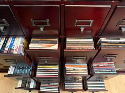 "Truckload LOT" includes contents of apartment as pictured in almost 200 images! - Bulk Buyer, Reseller, Major Collector -...