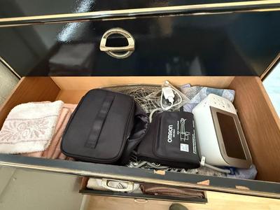 "Truckload LOT" includes contents of apartment as pictured in almost 200 images! - Bulk Buyer, Reseller, Major Collector -...