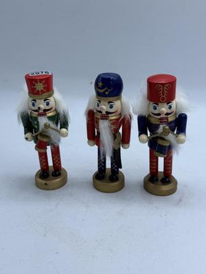 Sale Photo Thumbnail #872: .