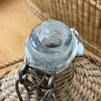 K193 Wicker Bottle Baskets And Tray