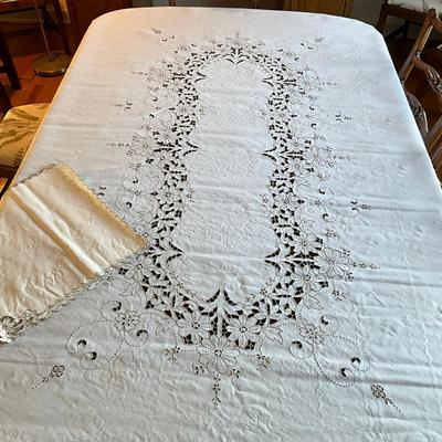 B201 Vintage Linen Taupe Embroidery Madeira Table Cloth With Napkin