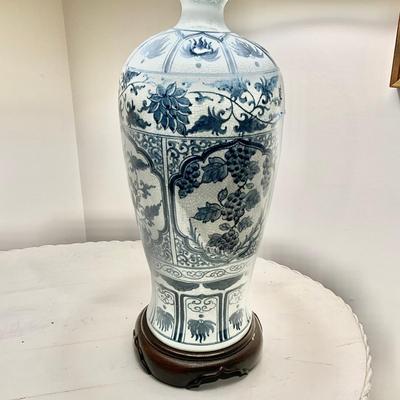A210 Vintage Blue & White Asian Style Lamp