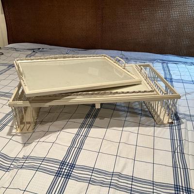 A217 White Wicker Bed Tray With Extra Tray