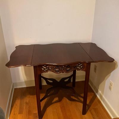 A219 Vintage BAKER Historic Charleston Mahogany Georgian Drop Leaf Pembroke Table