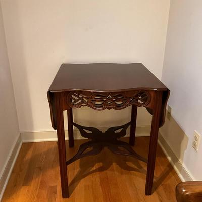 A219 Vintage BAKER Historic Charleston Mahogany Georgian Drop Leaf Pembroke Table