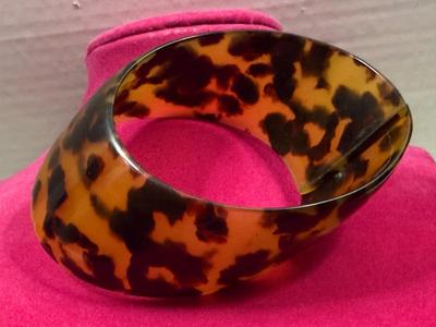 Tortoise Design Bangle