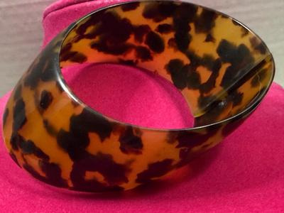 Tortoise Design Bangle