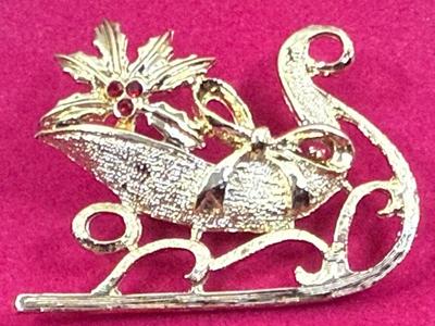 Swan pins