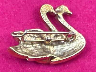 Swan pins