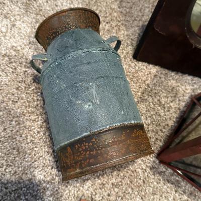 Lot of 4 Decor Items