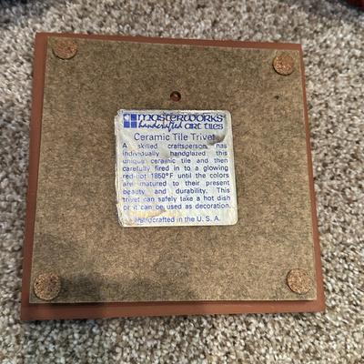 Lot of 4 Decor Items