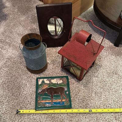 Lot of 4 Decor Items