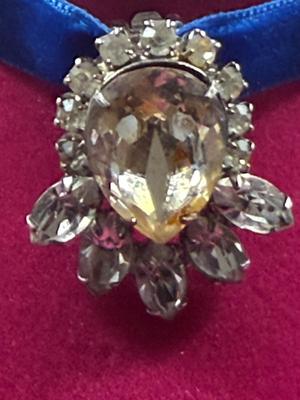 Rhinestone Pendant choker