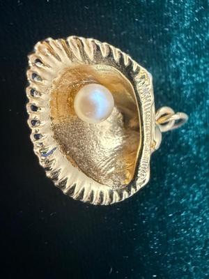 Pearl in Golden Seashell Pendant