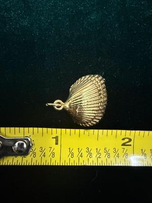 Pearl in Golden Seashell Pendant