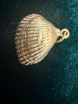 Pearl in Golden Seashell Pendant