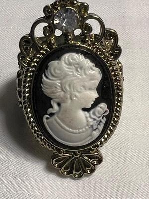 Black & White Cameo Ring