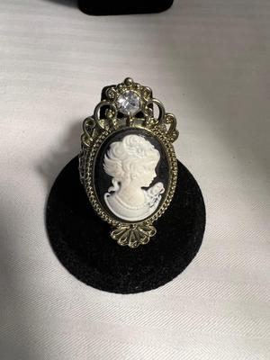 Black & White Cameo Ring