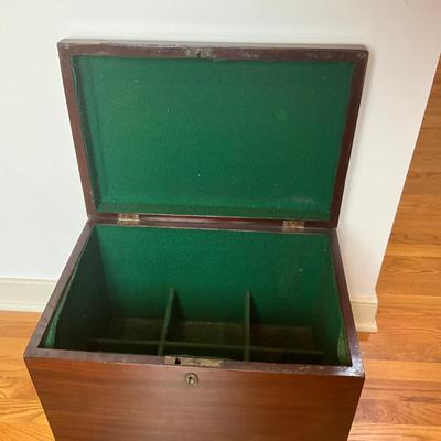 M249 Antique English Circa 1810 Wine Chest