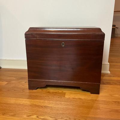 M249 Antique English Circa 1810 Wine Chest