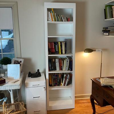 M258 White Painted Book Shelf