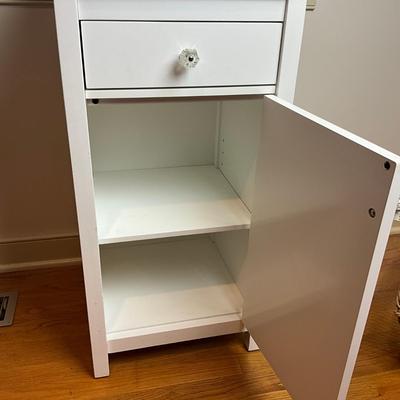 M270 Small White Side Cabinet With Glass Knobs