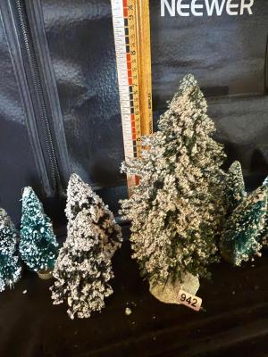 Sale Photo Thumbnail #1037: .