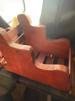 Sale Photo Thumbnail #1114: One is missing a piece