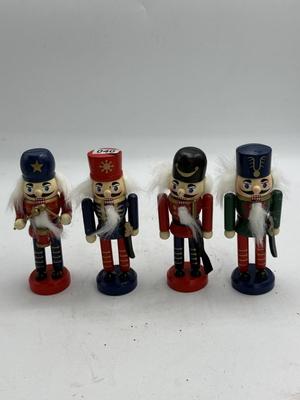 Sale Photo Thumbnail #1372: .