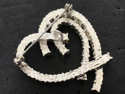 Rhinestone Heart Brooch Fashion