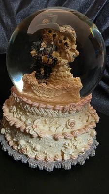 Boyds Bears “Wedding Day” Musical Snow Globe – Bride & Groom Bear Figurine Plays Wedding March