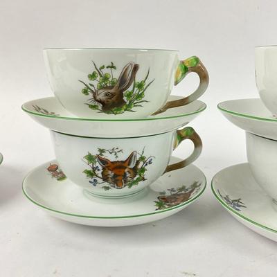 D300 Herend Hungary Handpainted Forest Animals Tea/Coffee Cups & Saucers With Lidded Cup