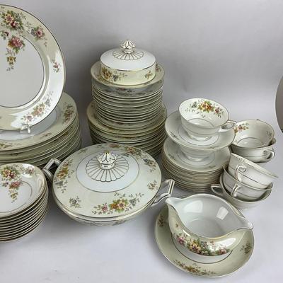 D301 85pc Set of Vintage Heinrich & Co. Bavaria China Set
