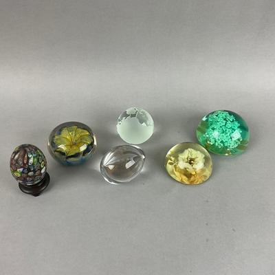 K338 Vintage Glass & Acrylic Paperweight