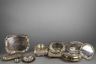 S356 Large Lot Of Various Silver Plated Serving Trays & Platters