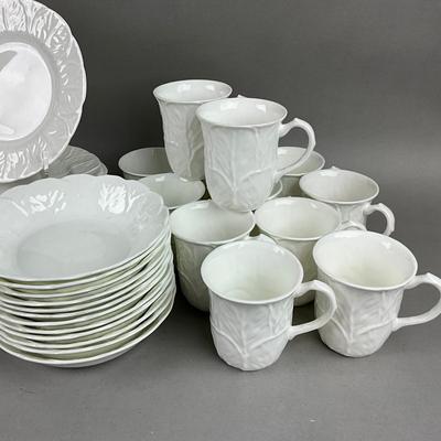 K376 Large Lot Of Wedgwood & Coalport Bone China "Country Ware"