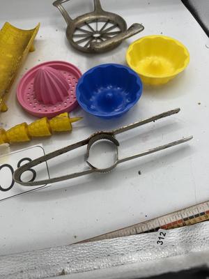 Sale Photo Thumbnail #2031: .