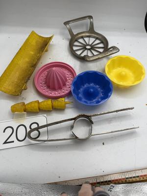 Sale Photo Thumbnail #2028: .