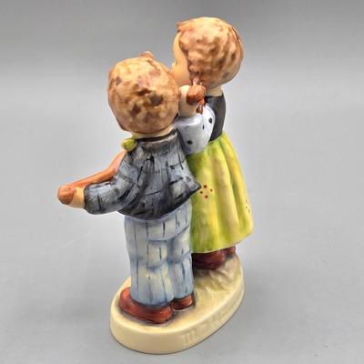 LOT 89: Street Singer, Happy Days, and Little Fiddler Hummels