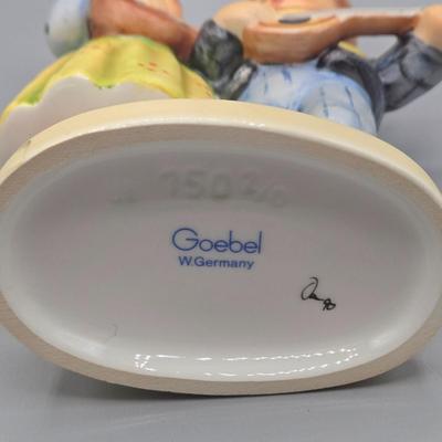 LOT 89: Street Singer, Happy Days, and Little Fiddler Hummels