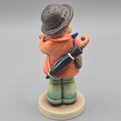 LOT 89: Street Singer, Happy Days, and Little Fiddler Hummels