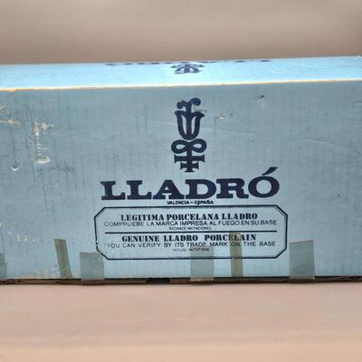 LOT 128: Lladro Timid Japanese Geisha Girl with Fan Figurine with Original Box