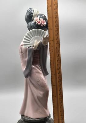 LOT 128: Lladro Timid Japanese Geisha Girl with Fan Figurine with Original Box