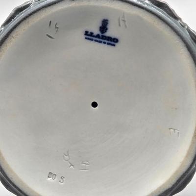 LOT 128: Lladro Timid Japanese Geisha Girl with Fan Figurine with Original Box