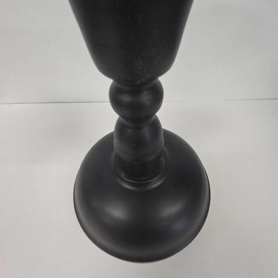 LOT 137: Black Metal Balancing Scale