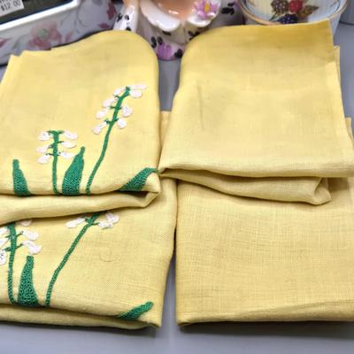 LOT 144: Vintage Lady Head Vase, 6 Royal Worcester Evesham Vale Ramekins, Picture Frame, Linen Napkins, Pottery Barn Salad Serving...