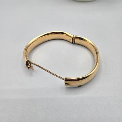 LOT 147J: Variety of Vintage Bangle Bracelets