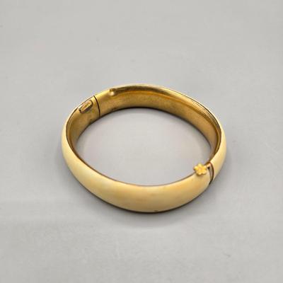 LOT 147J: Variety of Vintage Bangle Bracelets