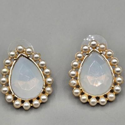 LOT 148J: Vintage Jewelry Including Butterfly Stick Pin, Freshwater Pearl Necklace with Matching Earrings, and More